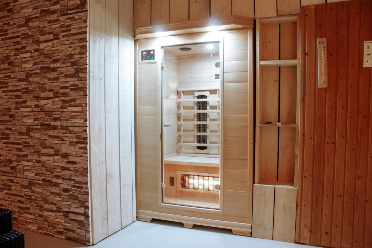 Luxus Familienvilla Mit Jacuzzi & Sauna 2 Tzummarum Экстерьер фото